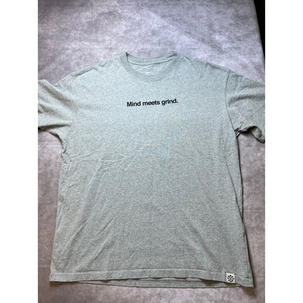 Nike Mens Mind Meets Grind Basketball Graphic Tee Grey Large Loose Fit